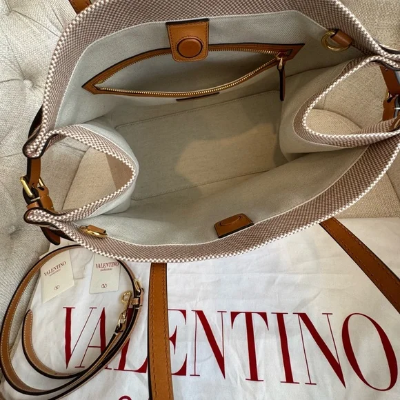 Auth. Valentino Garavani Antibes Tote - New Condition - Picture 12 of 15